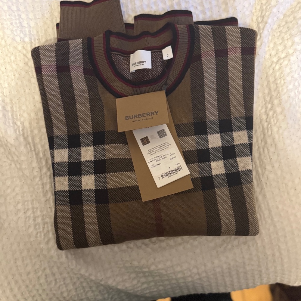 Burberry sweater